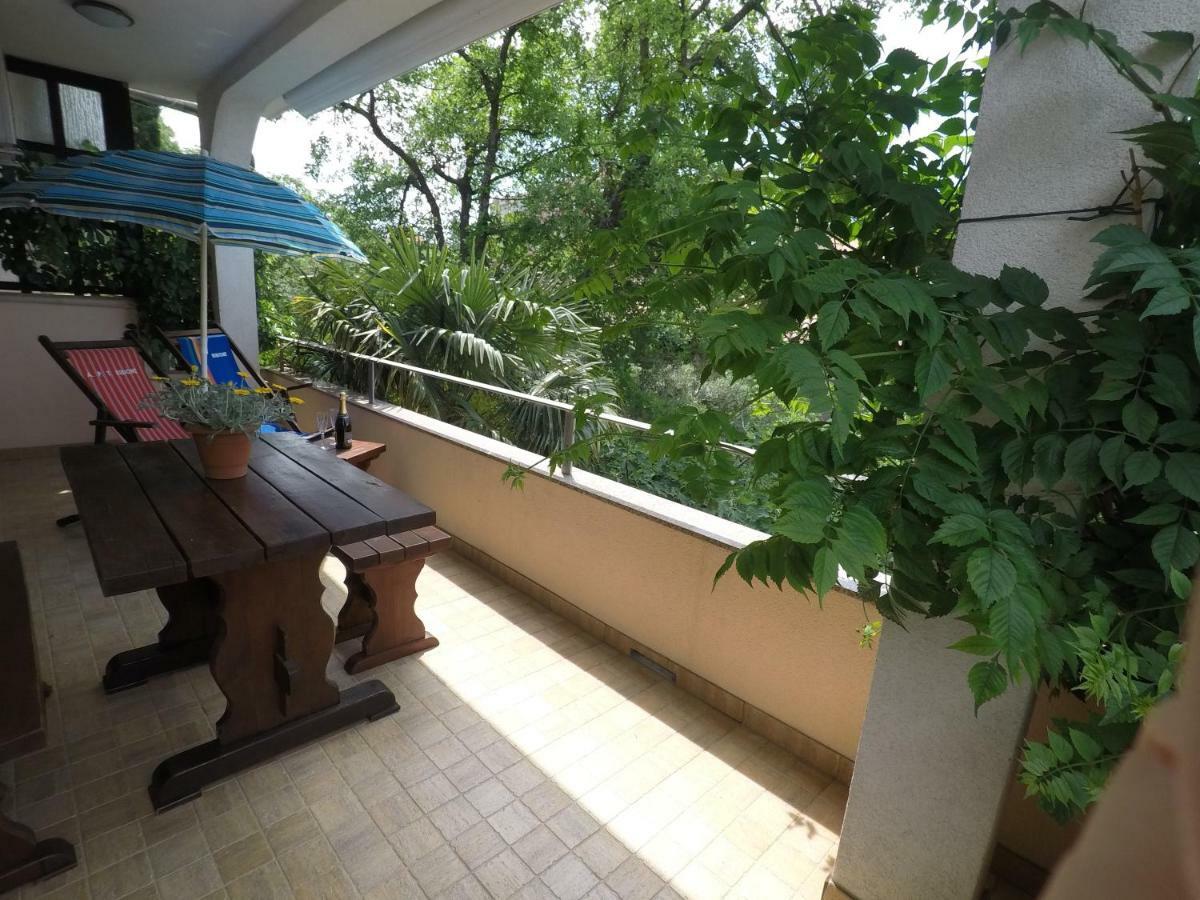 Apartman Stefanija Selce Exterior foto
