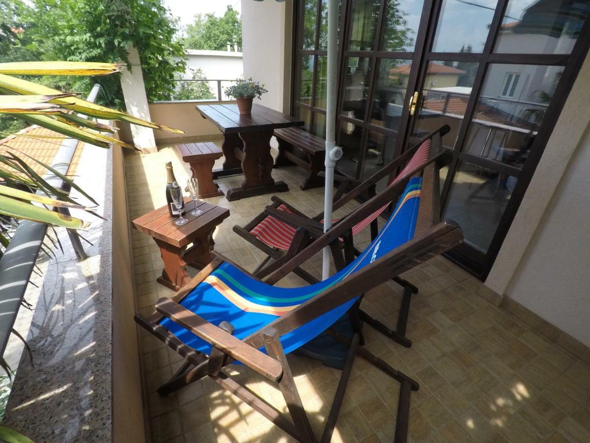Apartman Stefanija Selce Exterior foto